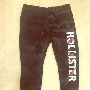 HOLLISTER FLORAL JOGGERS